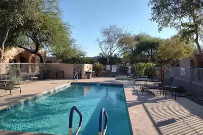 Image de 3-bedroom condo with 3rd bedroom converted to office in enchanting Peoria