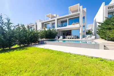 Image de Azure Breeze Villa - Roof Garden & Sea Views