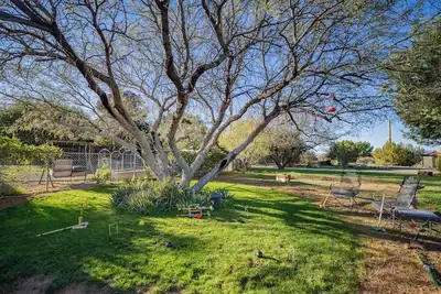 Image de New Serenity at Rimrock, swim spa, views, fenced yard, pet friendly!