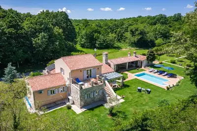 Image de Villa Lipa for 8 persons near Pula with 41 m2 heated pool, beautiful garden, sauna & kids playground