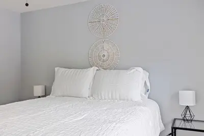 Image de 2/1 Pet Friendly Spanish Cottage