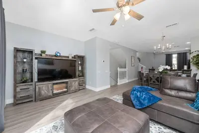 Image de Vista Cay 3br Townhome- Near Universal