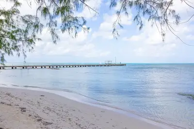 Image de New listing! 1 Bed/1 Bath Ocean View condo next to Rum Point. Ground floor.