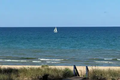 Image de Boutique Lake Michigan Retreat with Private Sandy Frontage