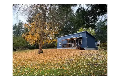 Image de Cozy cottage, just outside of the city!