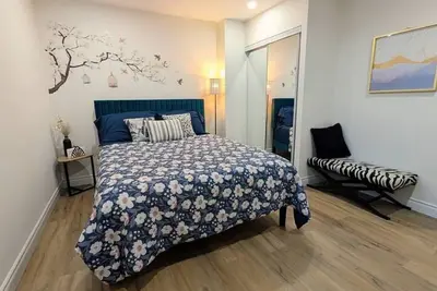 Image de 2 Bedroom private Basement apartment