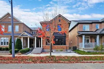 Image de 3 bed 2 bath luxury home in Markham