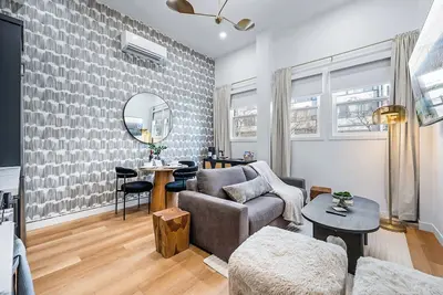 Image de The McCaul | Cozy Queen Suite w/ Laundry in Dt