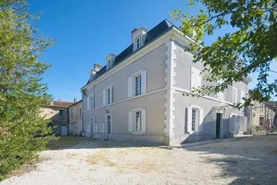 Image de Demeure 13 pers Centre ville de Ruffec