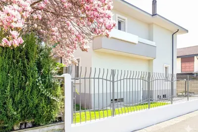 Image de Single villa surrounded by greenery and a few steps from the center of Milan