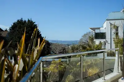 Townhouse With Stunning Harbour Views!