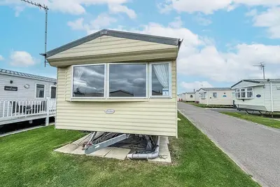 Image de Lovely 8 berth caravan at California Cliffs, Scratby ref 50004g