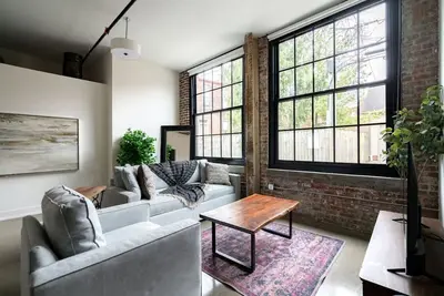 Image de Mid Century Industrial Loft - Short North