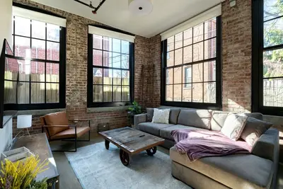Image de Industrial Boho Flat - Short North
