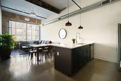 Image de Large 2bd Renovated Factory Loft - Short North