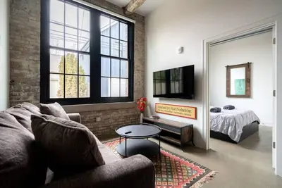 Image de Chic Renovated Flat - Free Private Parking