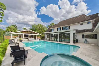 Image de Wagon Wheel Bnb 7 Bdr house with pool + spa, 20 min to Iah