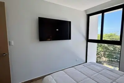 Image de New Condo, 2 minutes from the beach