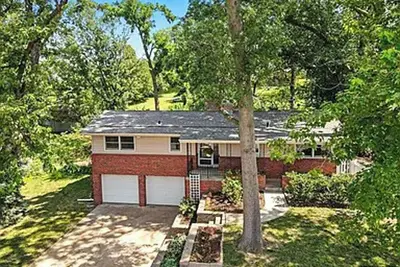 Image de Tailored Ranch Home.