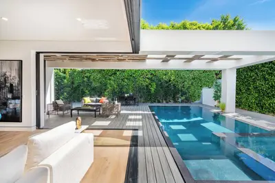 Image de Villa Jules By LuxJB 🏆 7 Beds 🏆Family Friendly 🏆 Heated Pool & Jacuzzi & Gym