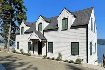 Image de Waterfront Retreat - Hot Tub, Fireplace, Pier