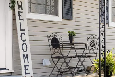 Image de Charming 2-bedroom house within walking distance of downtown Lindale.