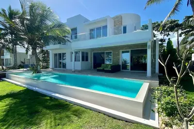 Image de 5bd beachfront villa on Kite beach!