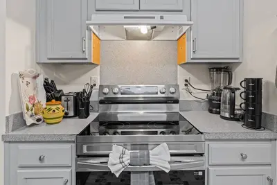 Image de 3br Home Near Airport Fully Stocked