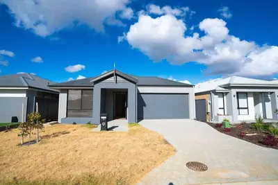 Image de Spacious Hilbert Home with large bedrooms, modern kitchen, reverse cycle air conditioning in every room