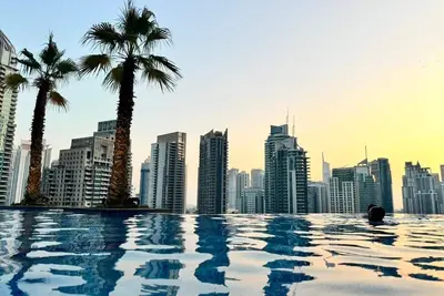 Image de Free Infiniti Pool & Jacuzzi-Marina Dubai Luxury Stay in luxurious 1 Bhk.