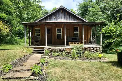 Image de Historic Cabin Ideal for a Rustic Getaway in Compton, Arkansas