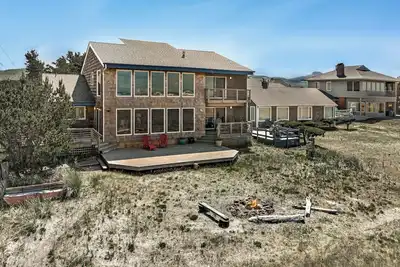 Fantastic Beach View! Oregon Escape w/ Game Room