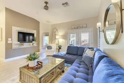 Image de < 1 Mi to Golf: Charming Ahwatukee Foothills Villa