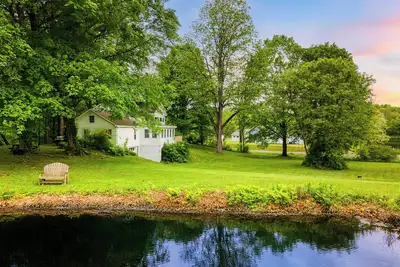 Image de Pondfront Gem Minutes from Hudson’s Best Shops & Cafes | The Stillwater House