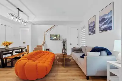 Image de Luxueux grand loft de 3 chambres Saskatchewan Drive