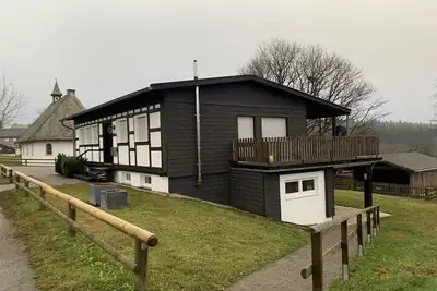 Image de Maison de vacances à Schmallenberg avec barbecue