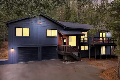 Image de Hot tub, Game Room, Sleeps 16, No neighbors, Near Palisades, Woods