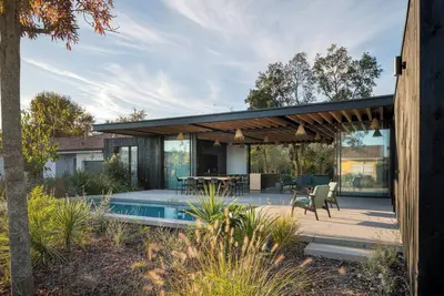 Image de Casa Pisangan - architect-designed villa with heated pool.