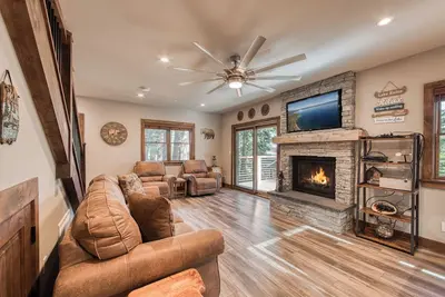 Image de Homewood Hideaway by Tahoe Getaways- West Shore- 3 Br- One Block from Lake!