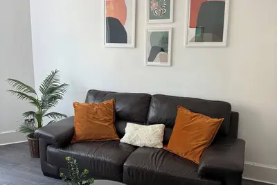 2br Flat | free parking | central location | good transport links