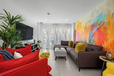 Image de Vibrant Two Bedroom Retreat