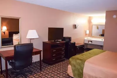 Image de 2 Convenient rooms equipped with practical, essential features for your comfort