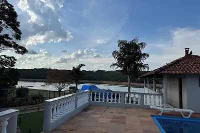 Image de Spacious house on the banks of the Carmo do Cajuru reservoir in Minas Gerais, with a ramp for boats and jet skis.