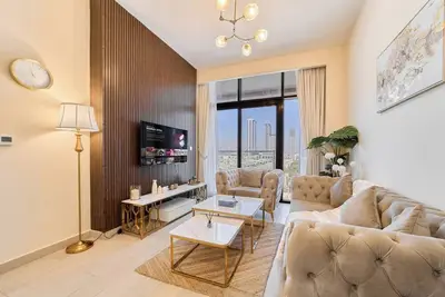 Image de Elegant 2br Getaway in Azizi Riviera Near Downtown