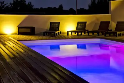 Image de Maison de vacances « Gîte Garrigue - Villa Cassandra » avec piscine partagée, Wi-Fi et climatisation