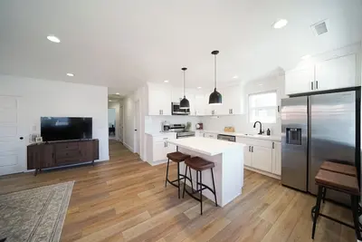 Image de Completely Remodeled Adorable 3-bedroom house central Provo