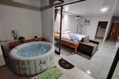 Image de Modern Aparm with Private Jacuzzi •Arenal Volcano View • 3 Minutes from Downtown