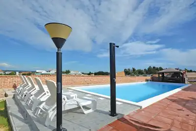 Image de Superbe appartement de 2 chambres à Nin