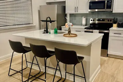 Image de Modern 3-bedroom building in welcoming Charlotte with cool Ac