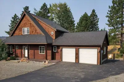 Image de Roslyn Pines: Hot Tub, Spacious Deck, Dogs Welcome